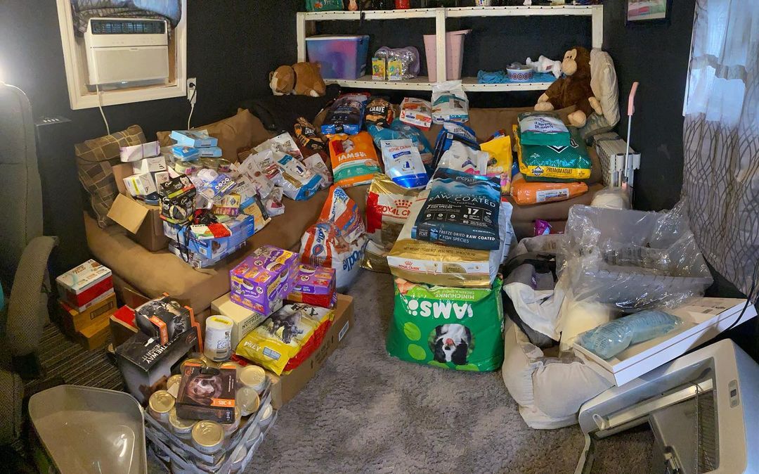 1st official rescue pet food donation program pick up in NC on behalf of greater good and the animal rescue site (2020) 
<a target='_blank' href='https://www.instagram.com/explore/tags/nonprofitsupport/'>#nonprofitsupport</a> <a target='_blank' href='https://www.instagram.com/explore/tags/rescuesofinstagram/'>#rescuesofinstagram</a> <a target='_blank' href='https://www.instagram.com/explore/tags/mmffrescue/'>#mmffrescue</a>