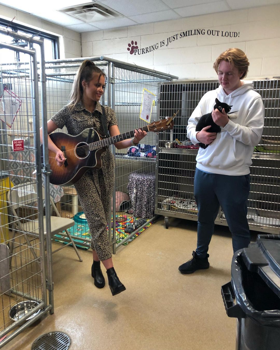 We were visited by our friend @dariannleigh yesterday for an in shelter concert for our sweet pets and needless to say, she has some new furry fans!😹
HUGE thank you to Dariann for taking the time to bring a little music to the Circle of Friends! ❤️🐾