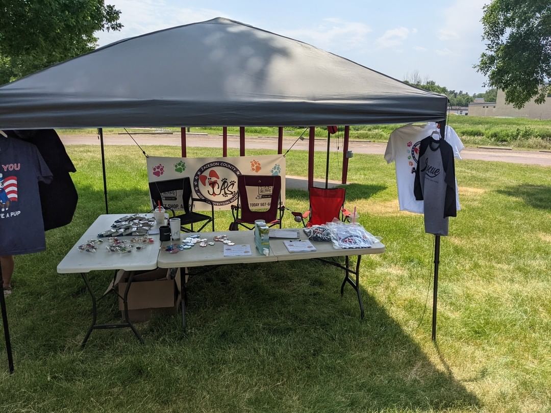 Hey folks it's that time of week again. Come check us out at the Farmers Market at Ashley Park. 2:30 - 5:30.

We've got:

Shirts
Coffee Cups
Coffee
Lemon Water
Jolly LolliPAWps (jolly rancher lollipops)
Epoxy resin key chains
Dog treats

Everything goes to support the cause and care for animals. We'd love to see your pawed pals as well. Just remember it's hot outside, some stay cool and hydrated.