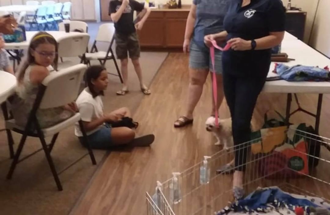 We have some amazing adopters! We were invited out this week by an adopter for their student service group! They learned about shelters, rescues, chipping pets, fospice dogs and socializing puppies! Then they made us blankets and braided chew toys so our fosters can take something with them when they get adopted! We can’t thank you enough!!!💓🐾
