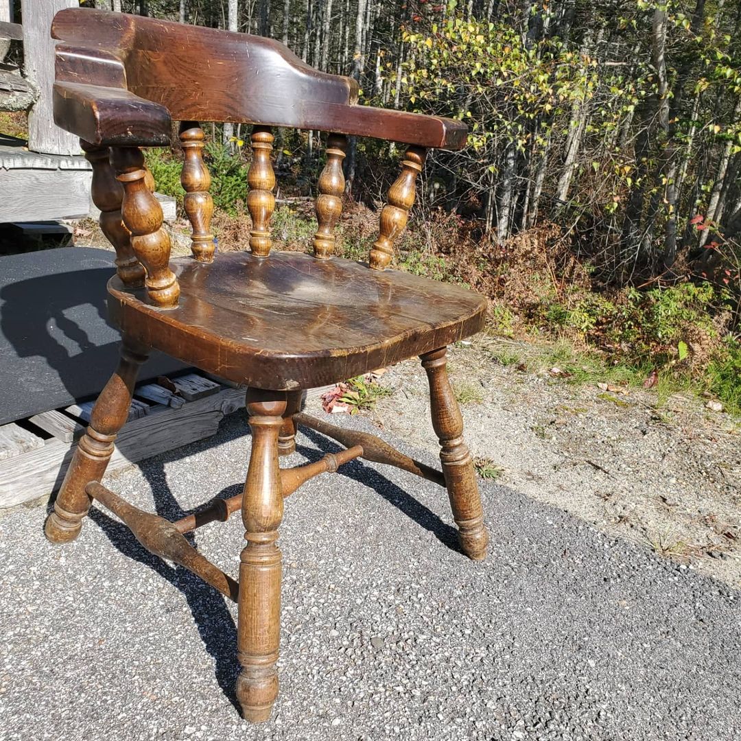 Table, round tabletop, and four chairs (two of each style) are ready to be picked up! These are leftover from the big yard sale and we would hate to see winter ruin them. Please feel free to come pick them up - they're by our shed! Make a donation online or bring it to the door, if you like.