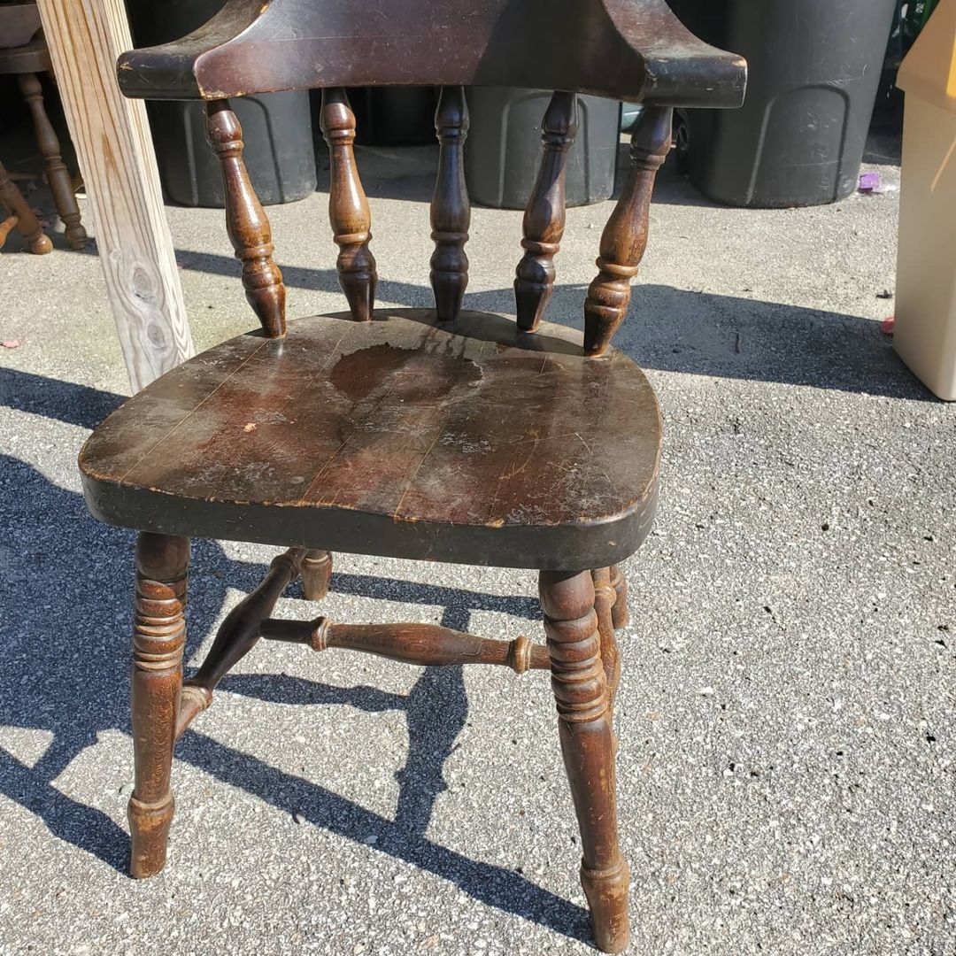 Table, round tabletop, and four chairs (two of each style) are ready to be picked up! These are leftover from the big yard sale and we would hate to see winter ruin them. Please feel free to come pick them up - they're by our shed! Make a donation online or bring it to the door, if you like.