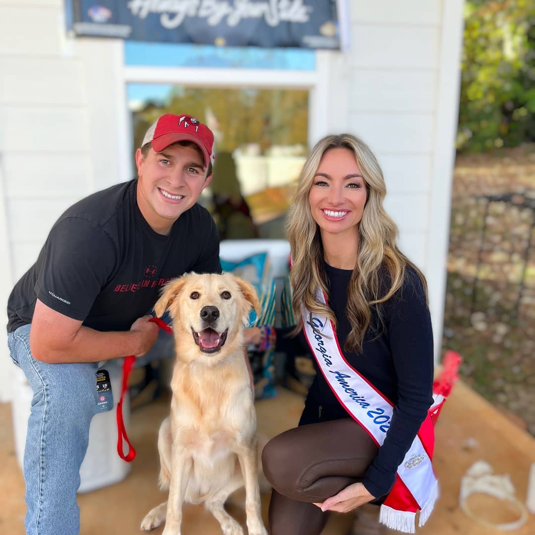 Today was a great day for a special dog and a very deserving Veteran! Thank you Charlie for your service and we hope Wilbur will be by your side for many years to come. Also, a big thank you to @strongk9_solutions for believing Wilbur had what it takes to become a service dog!! You guys rock! 🐾

<a target='_blank' href='https://www.instagram.com/explore/tags/dirtroaddoggiesrescue/'>#dirtroaddoggiesrescue</a> <a target='_blank' href='https://www.instagram.com/explore/tags/landofthefreebecauseofthebrave/'>#landofthefreebecauseofthebrave</a>