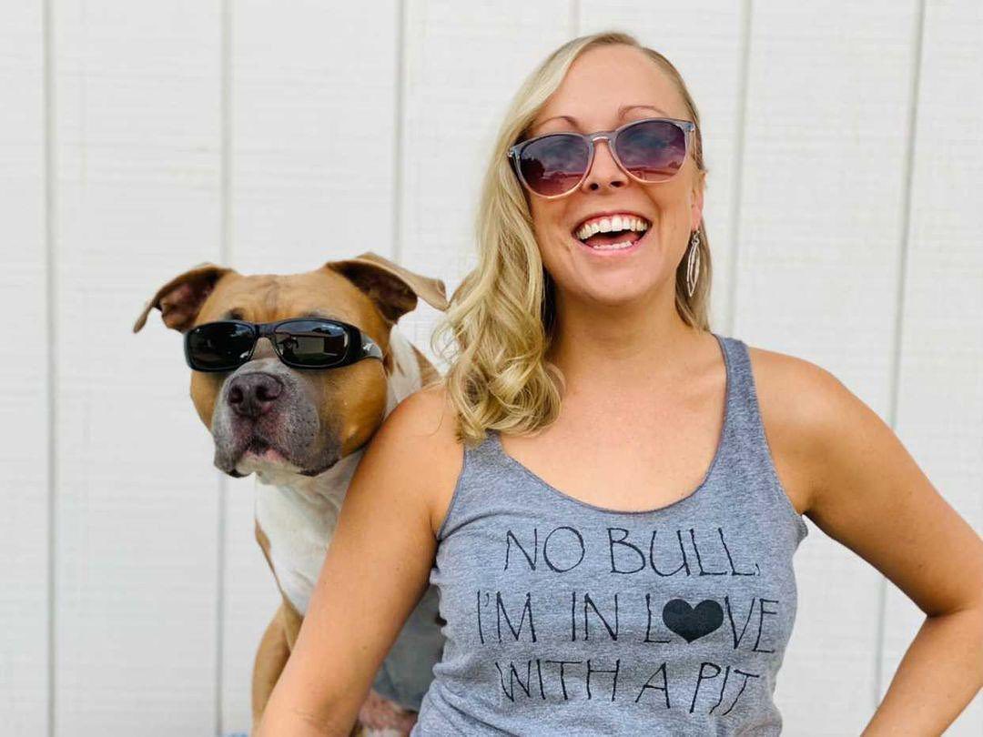 💜It's $5 Friday!!!!💜

$5 of EVERY tee sold today will go to the Rescue of your choice! Just be sure to mention us/them in the notes at checkout!! 👍🏻

And for this month only, In honor of Pit Bull Awareness Month - This featured tank 👆🏻!! There are about 30 tees on the site. Get your head start on your holiday shopping! 
Shop for a cause at www.brewdogsandfewines.com!