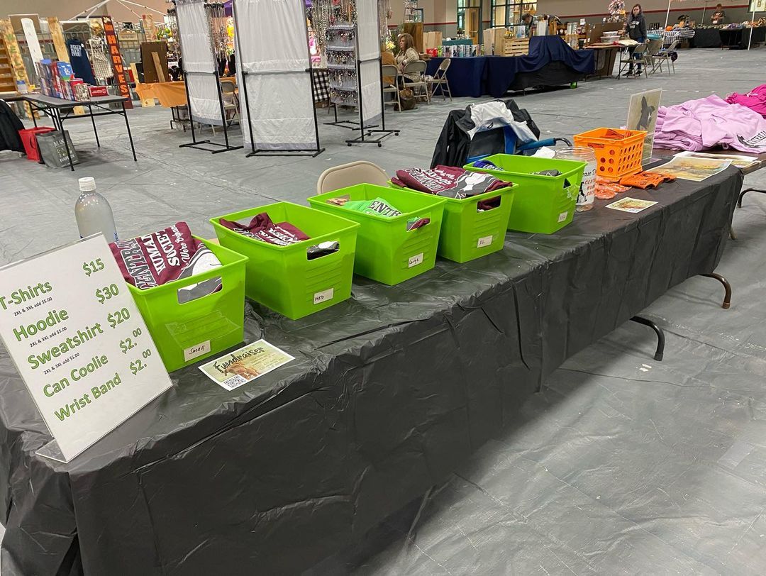 Come visit us today at Centralia Recreation Complex! We have our NEW shirt colors that you voted on! These shirts are made out of a softer material than our “normal” shirts. Come get one before they’re gone! 

We also have bracelets, can coozies, and our watercolor fundraiser here! Stop on by! 🐾