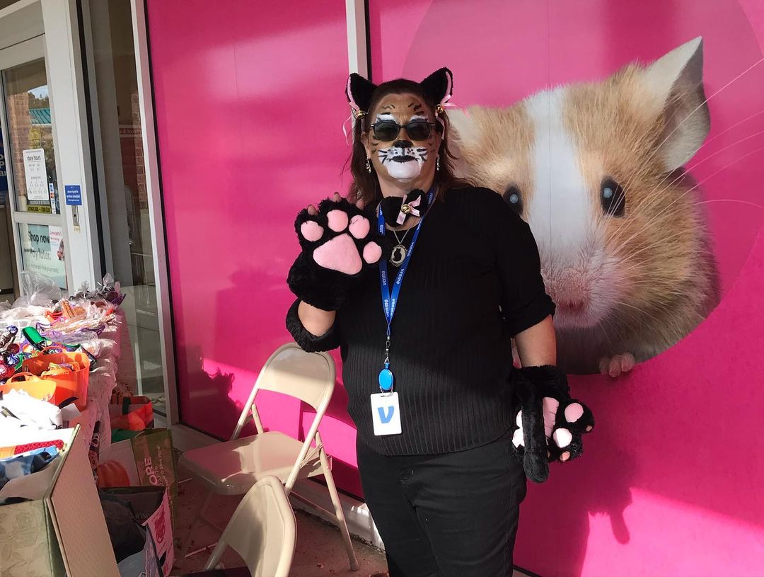 There is a wonderful table full of treats🧡🍫🧁🍪🖤 at Petsmart in Turnersville today!🐈‍⬛🐈 Please see our “Cat Lady”there and help support Purrfect Angels Cat Rescue!
<a target='_blank' href='https://www.instagram.com/explore/tags/catsofinstagram/'>#catsofinstagram</a> 
<a target='_blank' href='https://www.instagram.com/explore/tags/catscatscats/'>#catscatscats</a> 
<a target='_blank' href='https://www.instagram.com/explore/tags/catlife/'>#catlife</a>