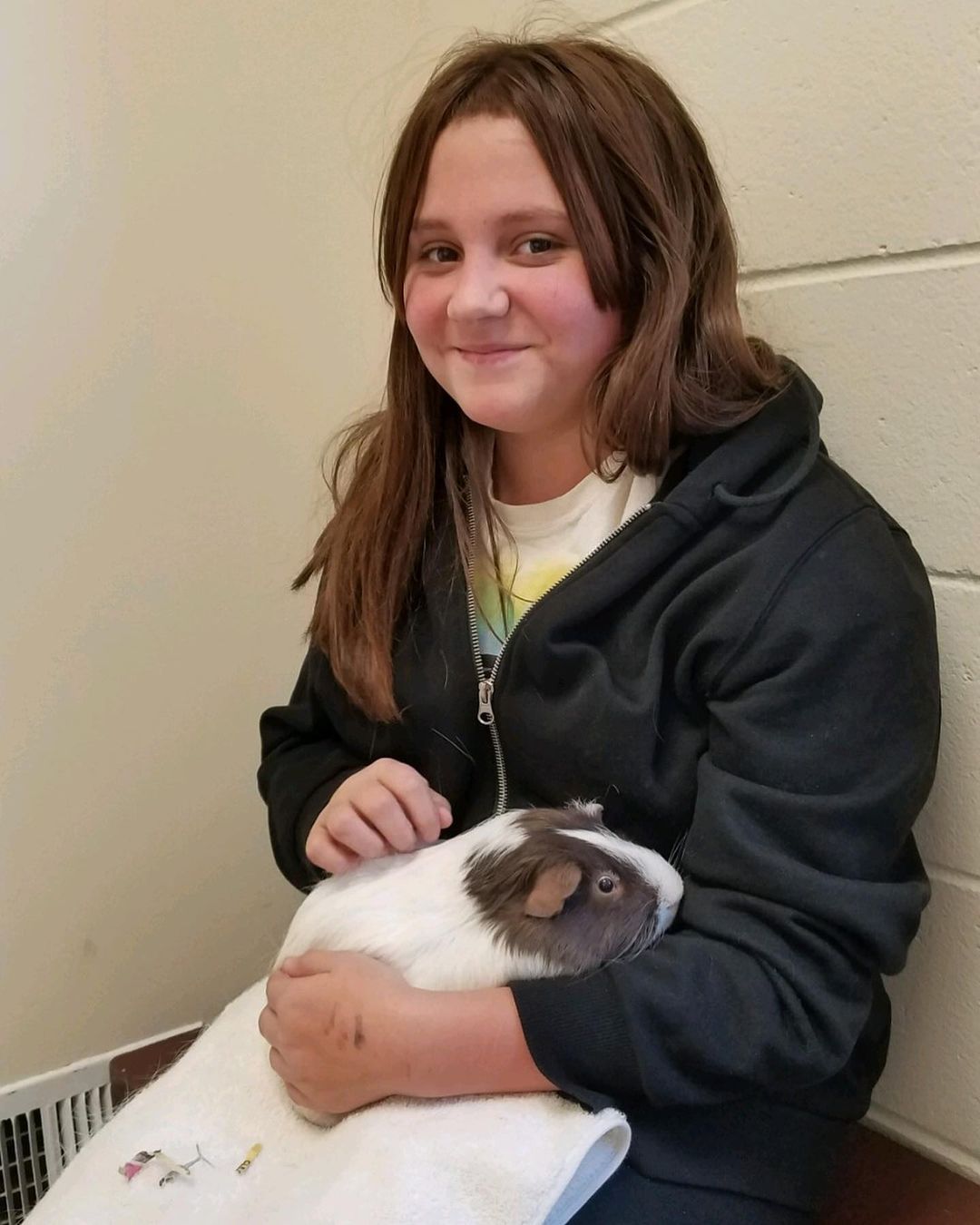 We had several adoptions today! Guinea pigs and a couple cats went home with forever families! Thank you for adopting from the GCAS 😀