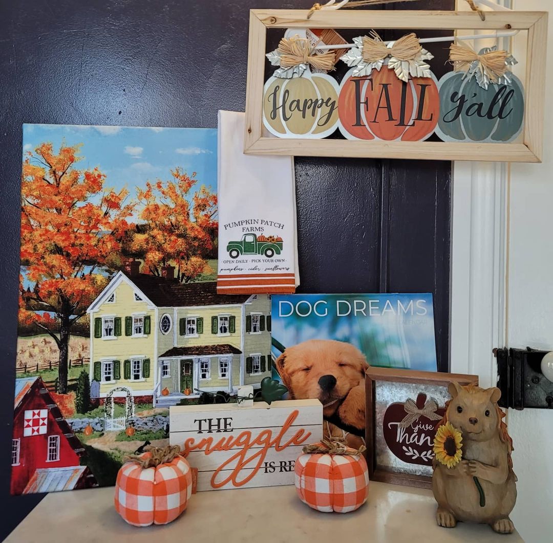 FUN FRIDAY FLASH AUCTION!  Click the original photo and comment your bid!  Bidding ends at Midnight Sunday 11/7/21
This is a country farm house cloth portrait on board frame, 2 cloth pumpkins, dish towels, 1 dog dreams 2022 calendar, 1 