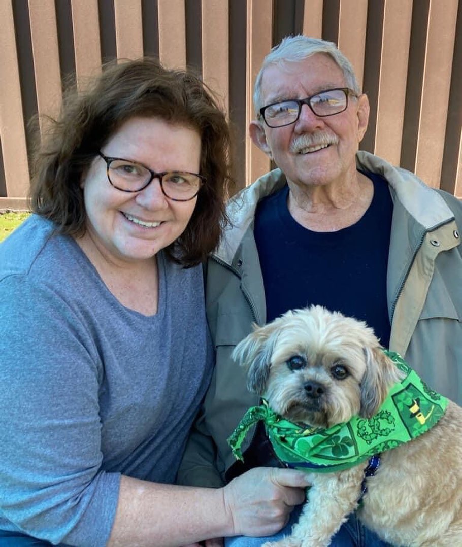 Manny (aka Brownie) came to Tzu Zoo after his owner passed away.  This nice couple decided to offer him his happily ever after.  We are so happy for him.  Happy life sweet boy! 💖🎉🎉🐾😊