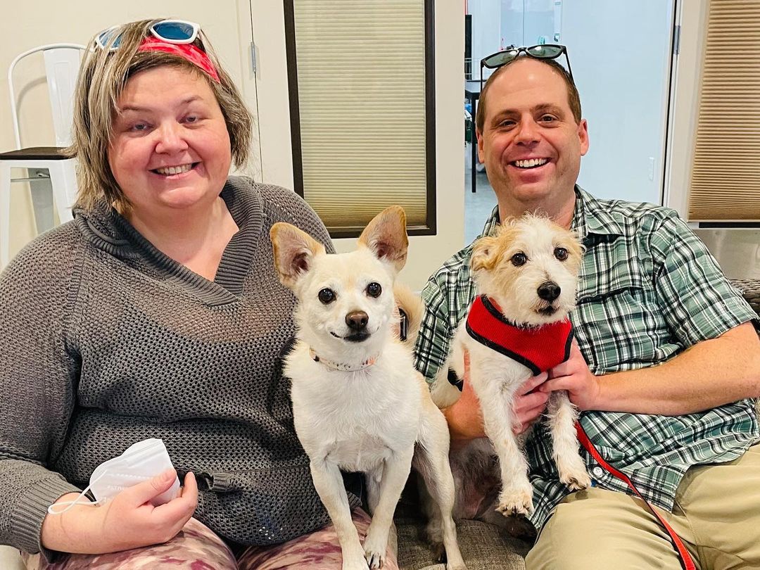 We missed posting Windsome’s adoption picture on Friday! He’s on the right, and we’re so happy he found his forever home! <a target='_blank' href='https://www.instagram.com/explore/tags/fflgilbert/'>#fflgilbert</a> <a target='_blank' href='https://www.instagram.com/explore/tags/adoptlove/'>#adoptlove</a>