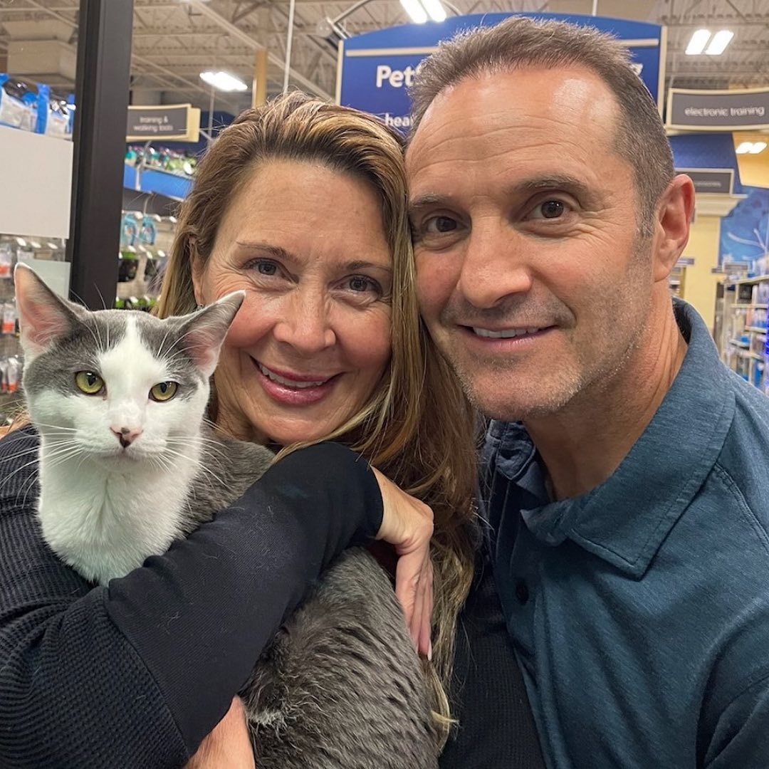 Our November adoptees are heading home in style for the paw-lidays!😻 Here's to fur-ever for these furkids!🧡 <a target='_blank' href='https://www.instagram.com/explore/tags/furkids/'>#furkids</a> <a target='_blank' href='https://www.instagram.com/explore/tags/adoptdontshop/'>#adoptdontshop</a>