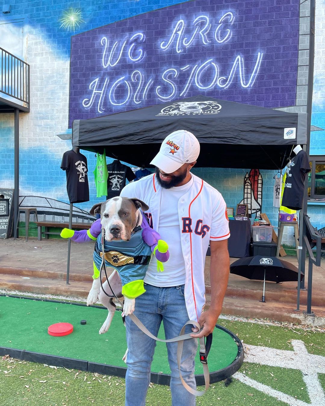 .
Happy <a target='_blank' href='https://www.instagram.com/explore/tags/TBT/'>#TBT</a> !!

We wanted to share a couple of pictures and videos from our Halloween Event on 10/30/21 @socialbeergardenhtx .

🏆 Our first place winner was sweet little @helloonorman , he was the cutest little Simba! 🥰 🦁 
🏆 Second place was our handsome Duke who was the coolest  Buzz Lightyear! 😍 👩‍🚀 

We were happy to see some of our BBR friends and <a target='_blank' href='https://www.instagram.com/explore/tags/BBRalumni/'>#BBRalumni</a> and can’t wait for our next event!