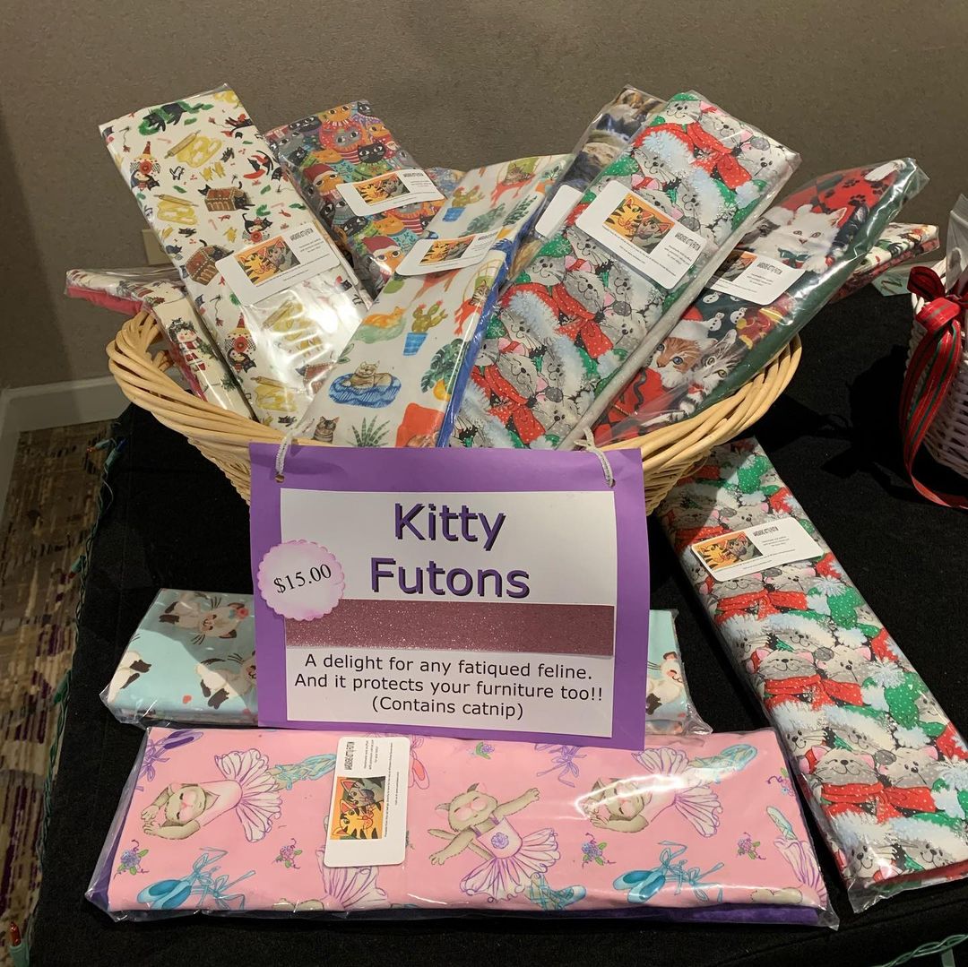 Our volunteers are so talented! 😻 The “stuff” tables for our auction tonight are stocked with some amazing cat toys and gifts! 🎁 Every penny earned goes to our rescue and in exchange you get some really cute items! Can’t go wrong with that, right?! 🎉