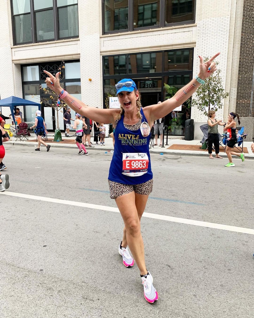 🏃🏽‍♀️ 2022 Chicago Marathon Guaranteed Entry Deadline is THREE DAYS away 🏃

Interested in running in the 2022 Chicago Marathon?  ALIVE Rescue has some available guaranteed entry slots waiting just for you. 

What your participation includes: 
Sponsored training through @cararuns, race day shirt, thank you gift bag, race day cheering section, prizes, and a team dinner. 

Email us at info@aliverescue.org before the November 30th deadline to be considered. 

<a target='_blank' href='https://www.instagram.com/explore/tags/AliveandRunning/'>#AliveandRunning</a>