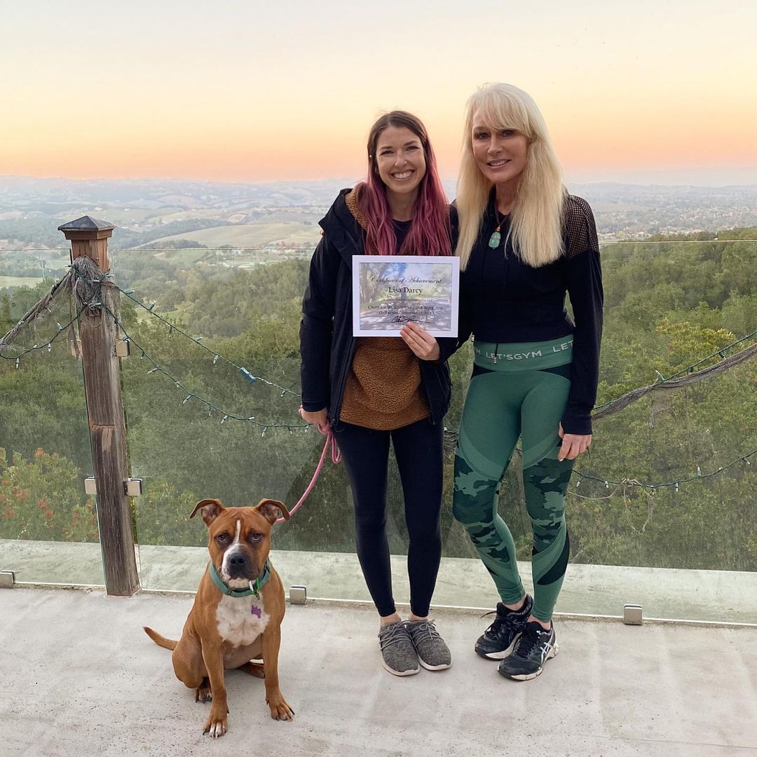 A huge thank you to our friend @cheri_wulff_lucas for working with Lisa at @livelovedogtraining to help Dinah become the best version of herself she can be!

Dinah has been doing great with her training, and we’re proud of her 💕