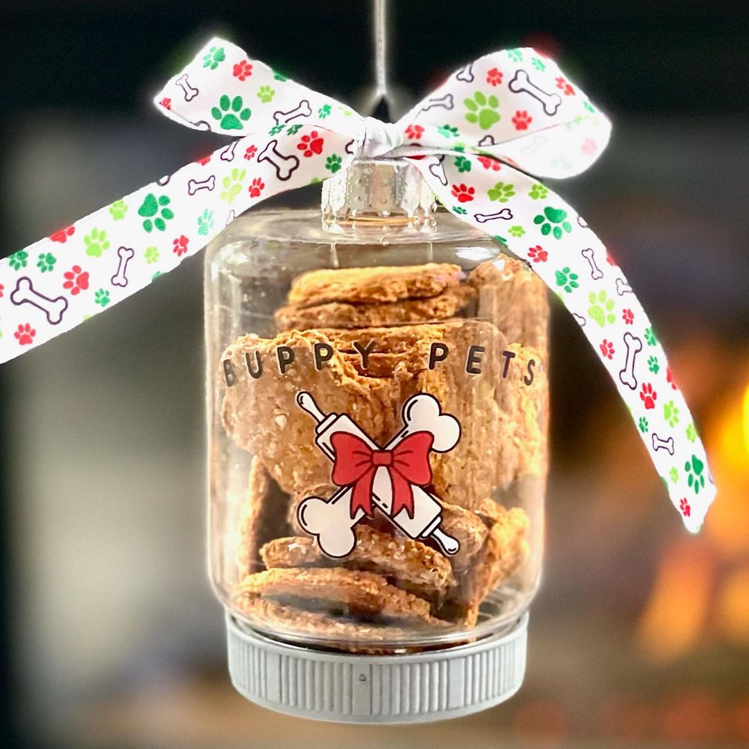 You know what is better than all these Black Friday discounts? Free! One lucky dog parent on Instagram (and one on our FB page!) will win this festive dog treat ornament from @buppypets, though founder Lauren admits this may increase the chances of your pup knocking over your tree this holiday season! 

You will also receive a bag of Buppy Treats in one of these 4 flavors: Pumpkin Nutters, PB&J, Pizza Bites and Chick Ched Marys! These gluten-free snacks are baked right here in Rhode Island have been tested by ARRI dogs and they LOVE them!

To be entered to win simply comment on this post and make sure you are following @animalrescueri We’ll announce the winner on Giving Tuesday aka November 30th 2021!

<a target='_blank' href='https://www.instagram.com/explore/tags/givingtuesday/'>#givingtuesday</a> <a target='_blank' href='https://www.instagram.com/explore/tags/givingtuesday2021/'>#givingtuesday2021</a> <a target='_blank' href='https://www.instagram.com/explore/tags/dogtreats/'>#dogtreats</a> <a target='_blank' href='https://www.instagram.com/explore/tags/dogcontest/'>#dogcontest</a> <a target='_blank' href='https://www.instagram.com/explore/tags/dogtreatbauble/'>#dogtreatbauble</a> <a target='_blank' href='https://www.instagram.com/explore/tags/dogtreatornament/'>#dogtreatornament</a> <a target='_blank' href='https://www.instagram.com/explore/tags/buppypets/'>#buppypets</a> <a target='_blank' href='https://www.instagram.com/explore/tags/holidaydogs/'>#holidaydogs</a> <a target='_blank' href='https://www.instagram.com/explore/tags/treattime/'>#treattime</a> <a target='_blank' href='https://www.instagram.com/explore/tags/rescuedogs/'>#rescuedogs</a>