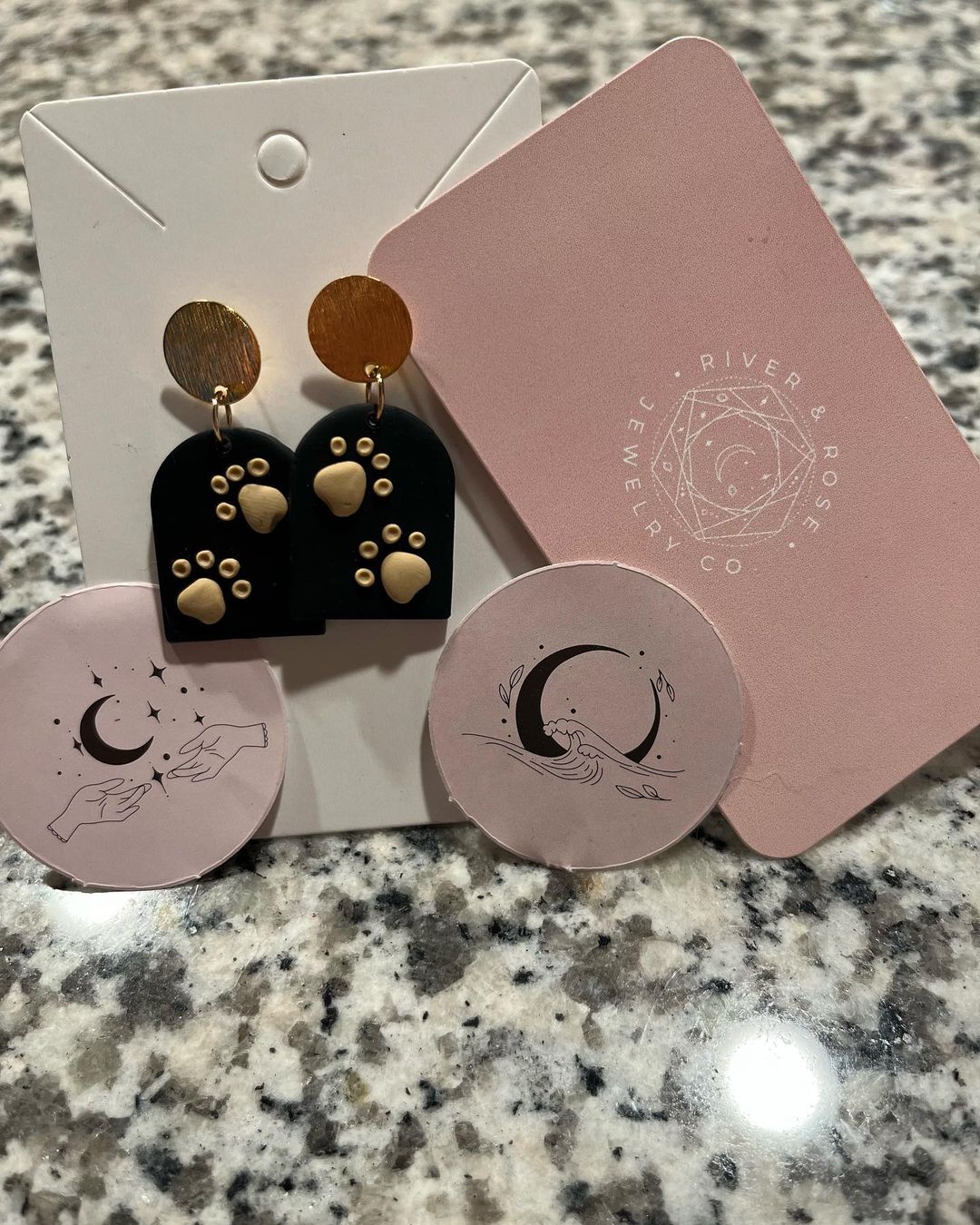 $5 Friday is raffle time! These earrings from @riverandrose.co are up for grabs!  How to enter: Simply send a $5 donation via venmo to savedmephilly for a chance to win. Each $5 donation gets you one entry! The raffle will run to December 3rd