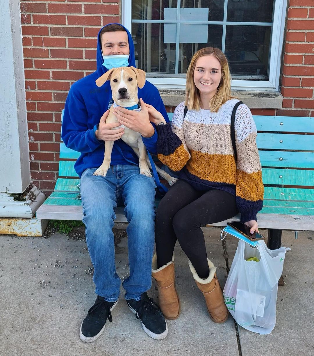 Woo hoo! First family photos are the best! Congrats to Chef Boyardee, Suni, Donkey Doug, Zack, and Sally! Thank you to everyone for choosing adoption 💙🐾